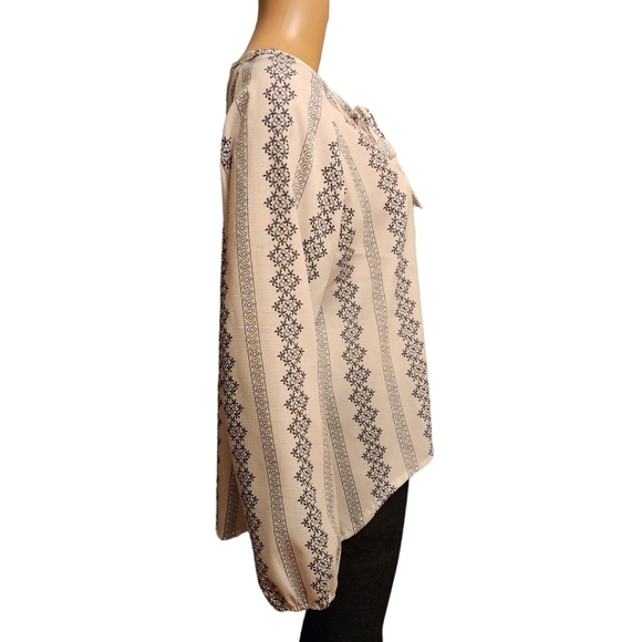 White Floral Folk Pheasant Blouse Size XL - Picture 3 of 11